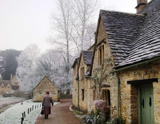 Trump sets up face-to-face showdown with 'disloyal' Supreme Court justices after tariff ruling